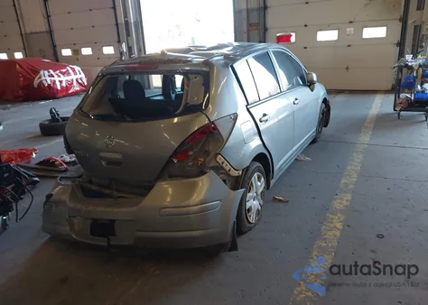 2011 Nissan Versa 1.8S из США, поврежденный, VIN 3N1BC1CP4BL440651